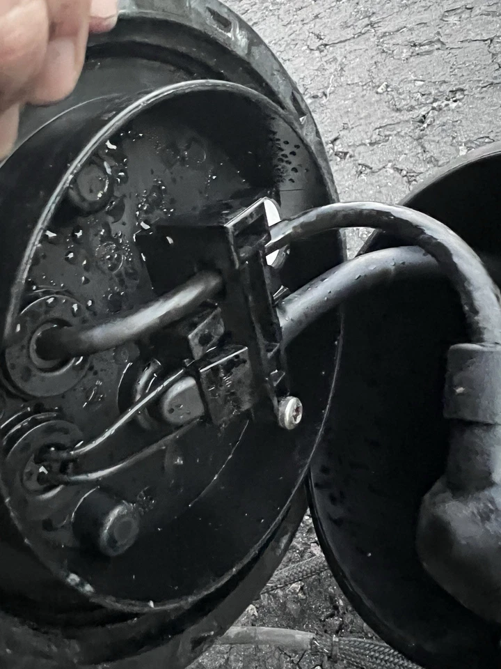 ACDelco 22902634 Diesel Exhaust Fluid DEF Pump & Heater V8 6.6L Duramax 84412924 - Image 4 of 4