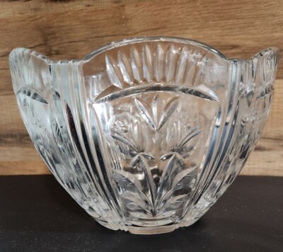BEAUTIFUL Crystal Cut Glass Center Bowl Scalloped Rim Rose Stem Floral Design