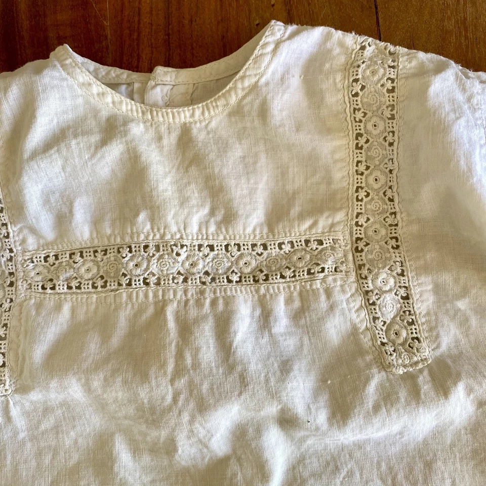 Blusa antigua eduardiana de 1900 con botones traseros de encaje para niños Foto 3 de 4