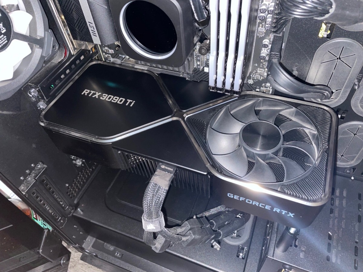 NVIDIA GeForce RTX 3090 Founders Edition 24GB GDDR6 Graphics