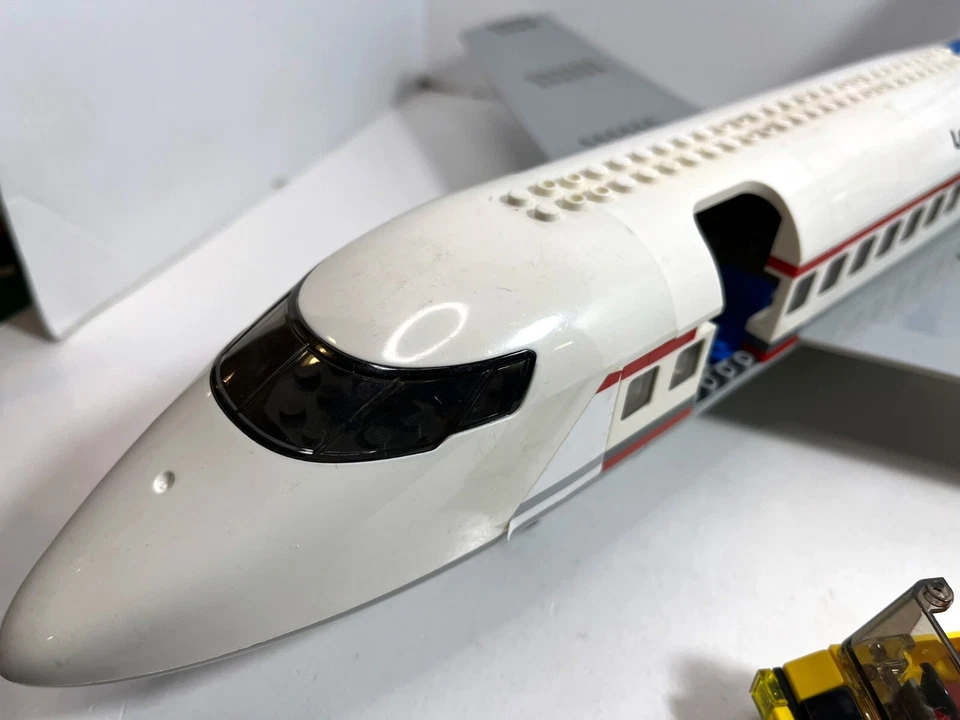 LEGO City: Plane and tower only from 7894 + airport only from 3182 See descript - Image 4 of 4