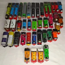 YOU CHOOSE - Grade d - ERTL Thomas & Friends Metal Diecast Railway Train Engine