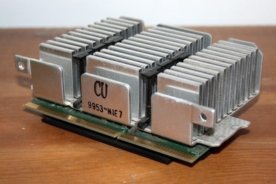 Intel SL3F7 Pentium III 550MHz/512KB/100MHz/2.0V SLOT 1 CPU with Heatsink