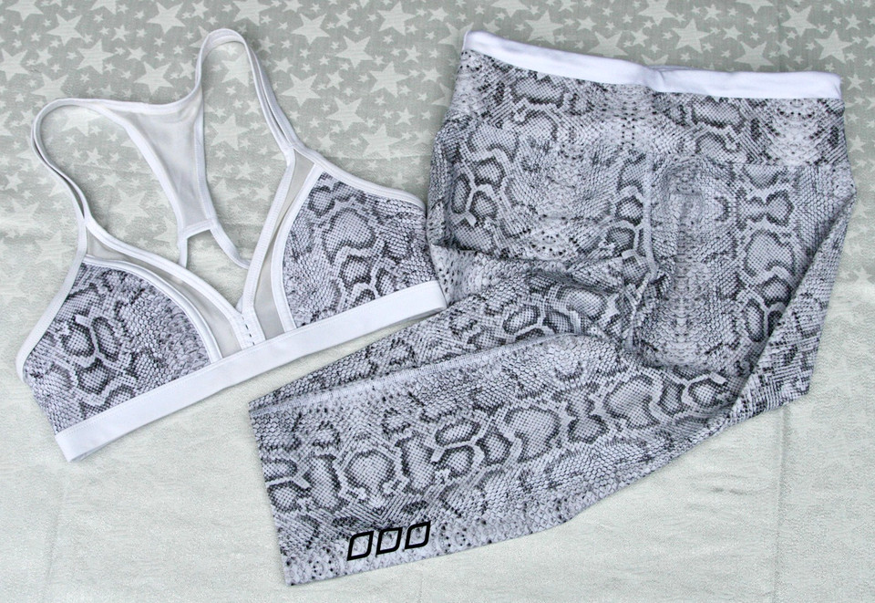 Lorna Jane Grey Sports Bra (Small) and 7/8 Leggings (Medium) - Activewear Set