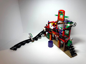 LEGO DC Comics Super Heroes: The Dynamic Duo Funhouse Escape (6857)