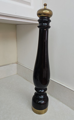 20  Chatsworth Corona Cali Wood Pepper Mill Grinder Brass Finial Base Restaurant