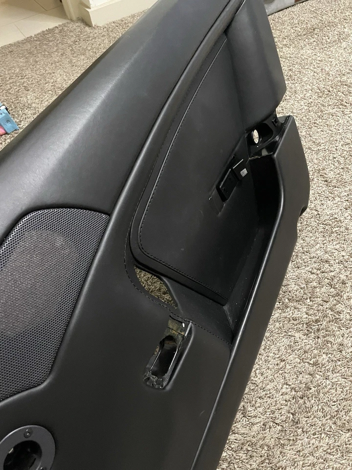 Painel de guarnição de porta direita passageiro preto 06-16 Aston Martin Vantage - Imagem 3 de 4