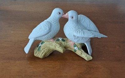 Figurine 2 Doves On A Branch Love Birds Taiwan 