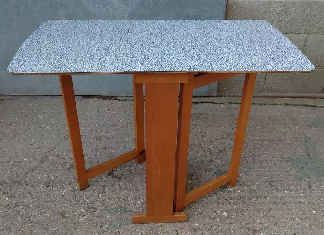 Formica drop on sale leaf table