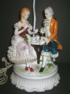 アンティーク 陶器製ランプ 男女フィギュア付き VINTAGE VICTORIAN COUPLE FIGURINE PORCELAIN TABLE LAMP AFTERNOON