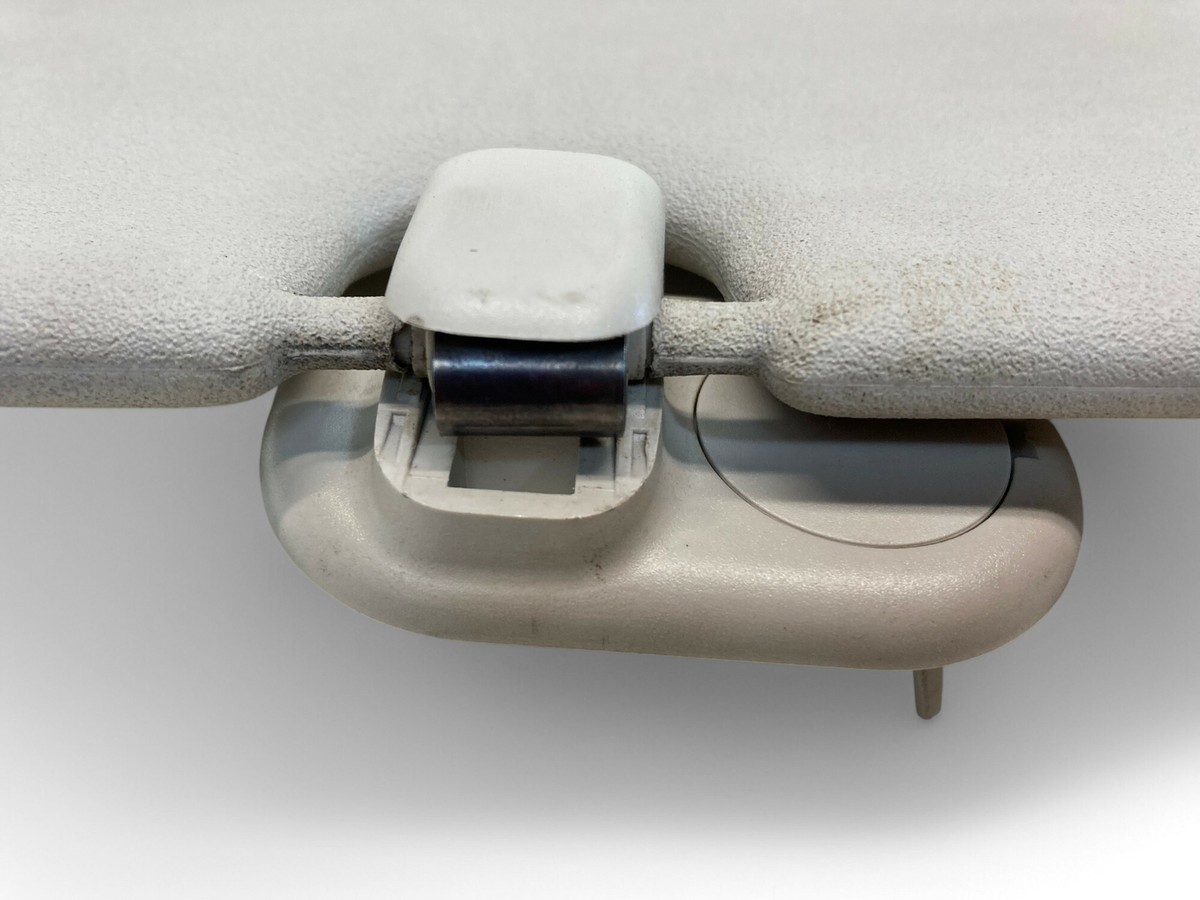 アマンディーヌベレー MWAMBA Sunglasses in Dark Grey Mirror Water Polarized | Arnette®