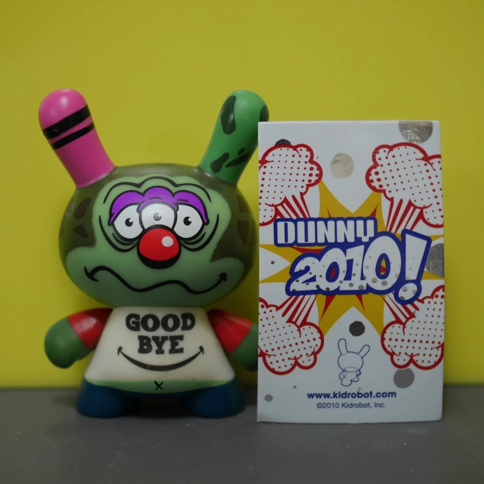 Kidrobot 3"Dunny 2010 series Shelterbank Hello - Goodbye Vinyl figure - Image 2 of 3