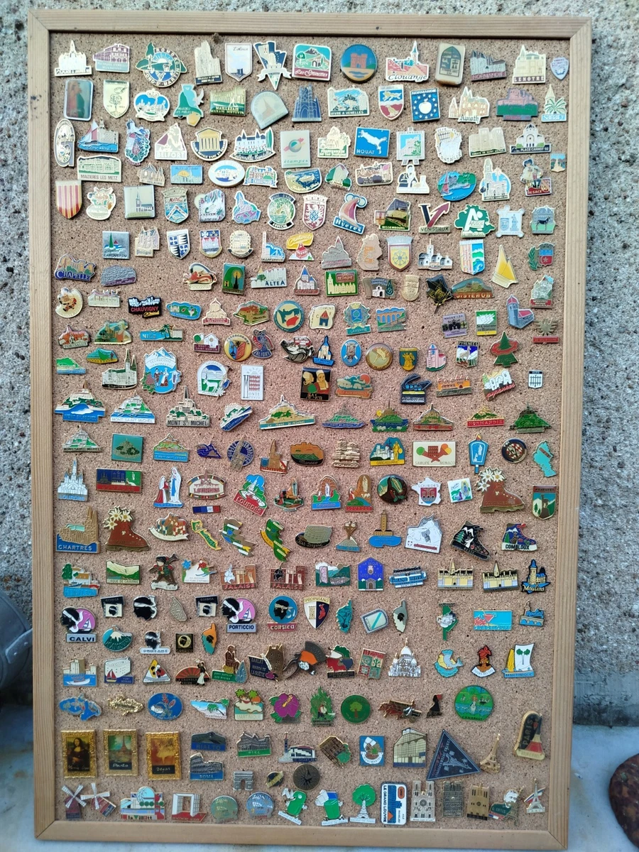 Lot De Broches Et Badges Anciens émaillés - Thèmes Religieux, Civils, Villes - Occasion - Collection