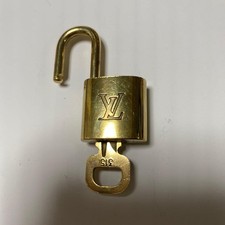 Louis Vuitton Cadena Padlock Padlock Gold NO.315  