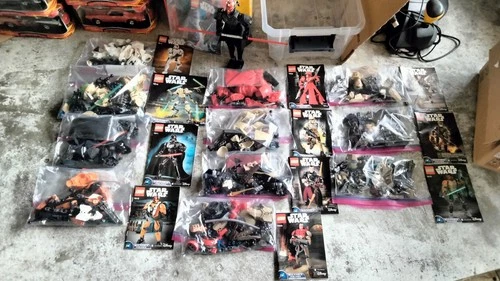 LEGO Star Wars Buildable Figures Lot of 13 Pre-Owned  Complete Unbuilt  w/Manual