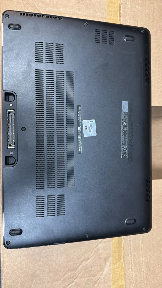 Dell Latitude 14in (256GB SSD, Core i5-6300U, 2.4GHz, 8GB) Laptop - Black, photo 3 of 4