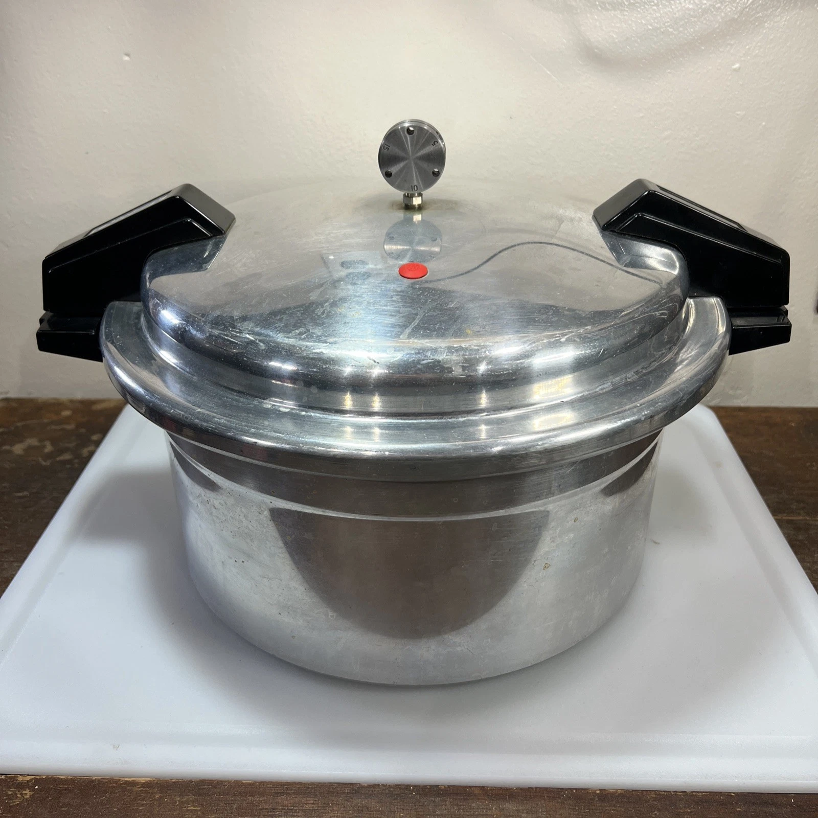 Mirro 12 QT Quart Pressure Cooker Canner M-0512-11