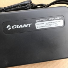 Giant E-bike Ladegerät 41.5V 2.95A