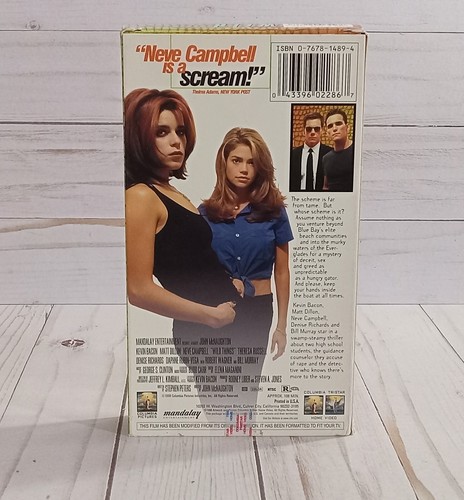 Wild Things VHS Tape 1998 Drama/Romance/Thriller Neve Campbell Denise Richards - Foto 2 di 13