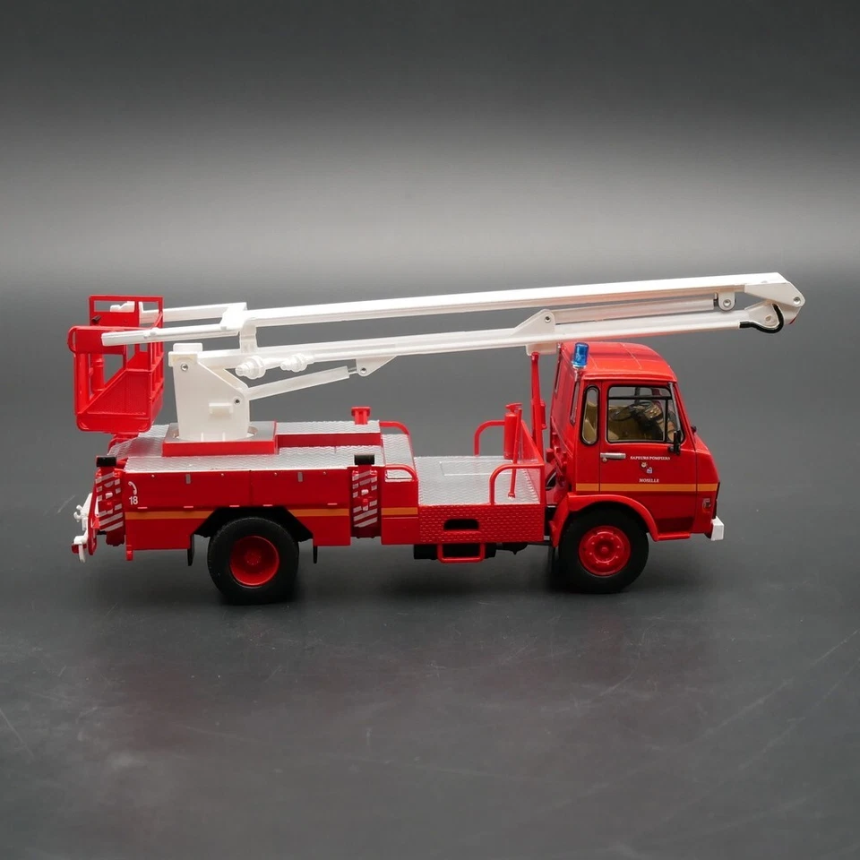 Ixo 1:43 Truck Fire Engine Berliet KB 770 Diecast Car Model Metal Toy Vehicle - Image 4 of 4