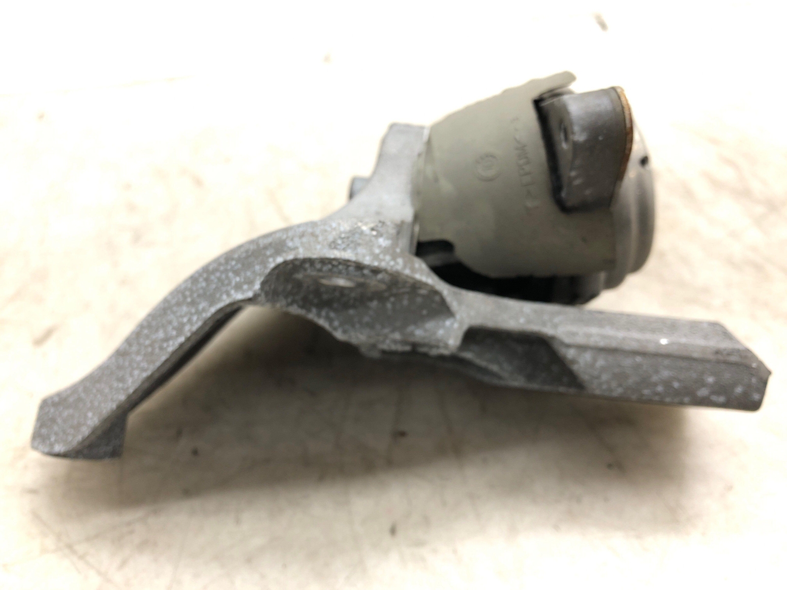 2006-2012 BENTLEY CONTINENTAL FRONT LEFT & RIGHT TRANSMISSION MOUNT 3W0399113A