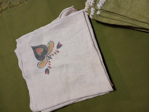 Vintage avacado oval table cloth and napkins - Picture 2 of 4