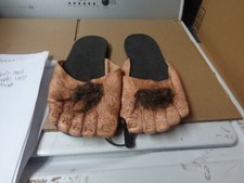 BIG OLD HAIRY FEET NOVELTY SLIPPERS US 11.5 MENS NEW