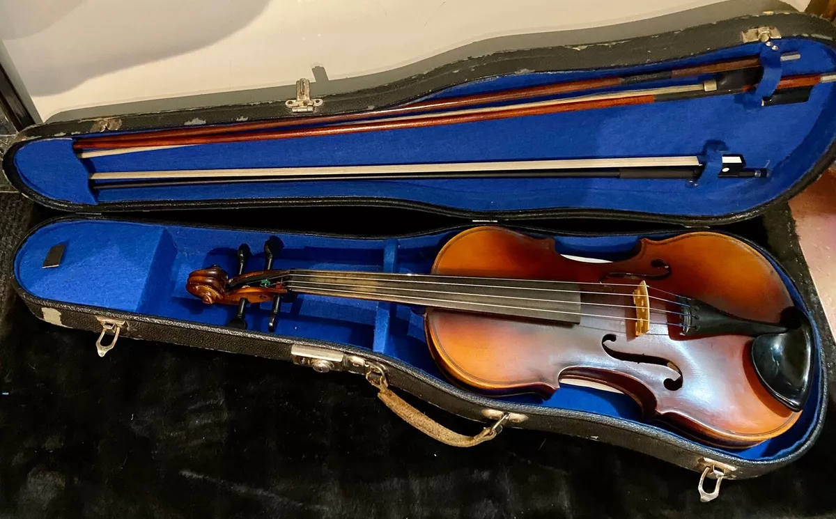 Antonious Stradivarius Cremonenfis Faciebat Anno 17 Violin