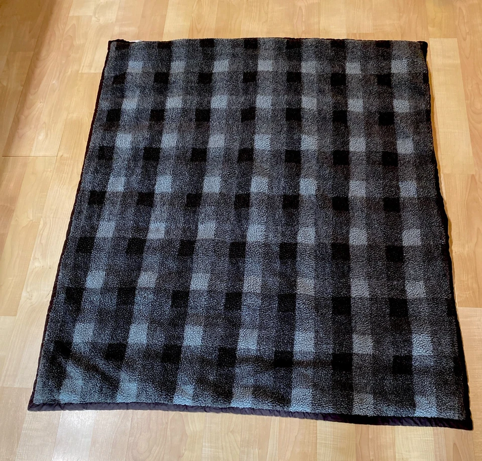 Eddie Bauer Goose Down Puffer Throw Brown Gray Plaid Fleece Vintage 48x56” - Image 2 of 4