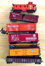 SEVEN MIXED HO SCALE FREIGHT CARS - FOR PARTS OR REPAIR - LOT AA