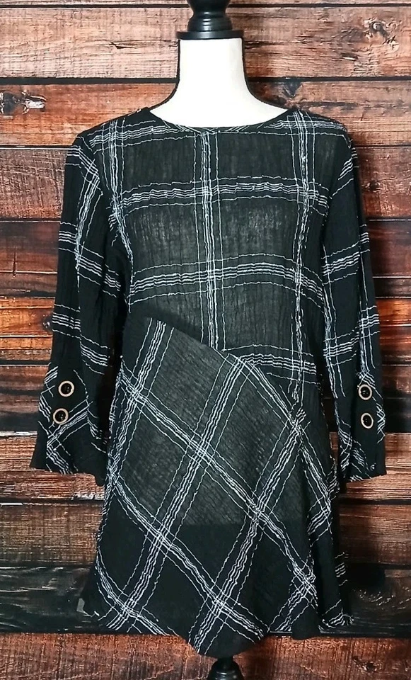 Habitat Tunic Top XS Boho Linen Blend Black White Asymmetrical Plaid 3/4 Sleeve  - Image 3 of 4