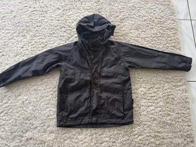 Didriksons Jungen Regenjacke mit Kapuze, Reißverschluss, Grau, Gr. 120