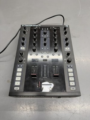 Native Instruments Traktor Kontrol Z2 2 Channel DJ Mixer Controller (1117737)