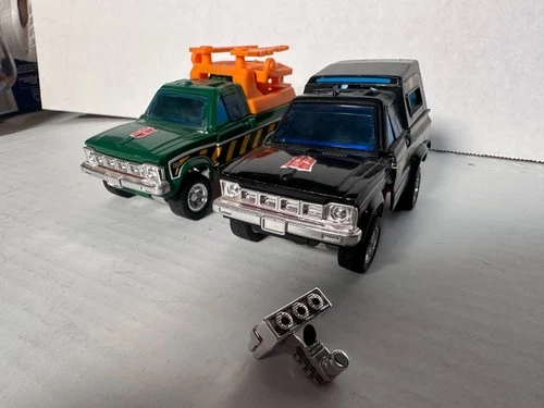 G1 Transformers Trailbreaker and Hoist Lot of 2 Vintage 1984