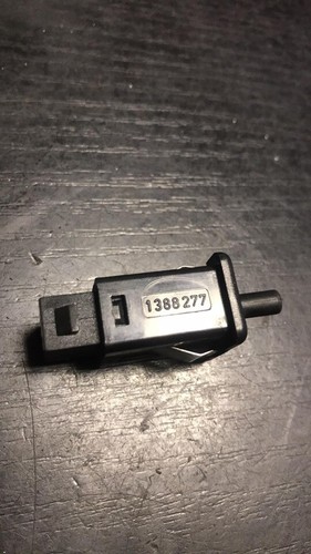 BMW 523 5ER E39 HANDSCHUHFACH LICHTSCHALTER 1388277