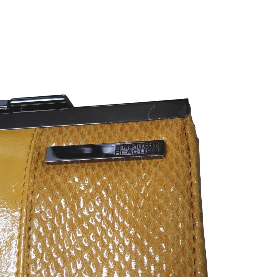 Cartera/bolso de mano vintage Kenneth Cole Reaction charol amarillo Foto 2 de 4