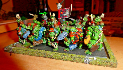20 Warhammer Orc Warriors Regiment  MOB  Metal Games Workshop  PAINTED