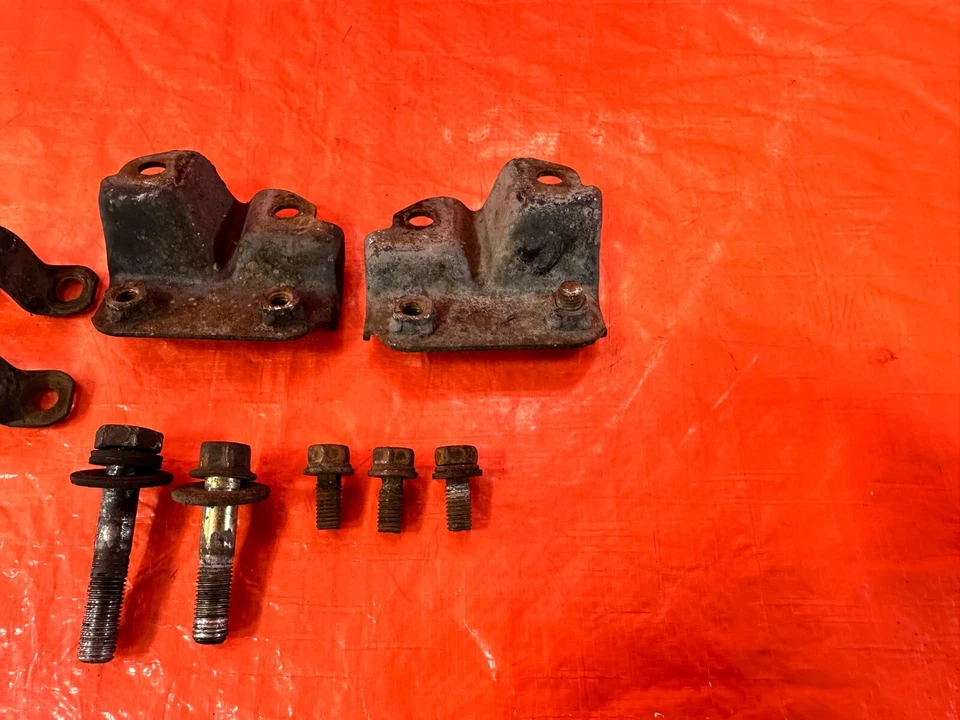 94-01 ACURA INTEGRA - REAR SWAY BAR BUSHINGS AND BRACKETS LEFT & RIGHT OEM #281 - Image 3 of 4