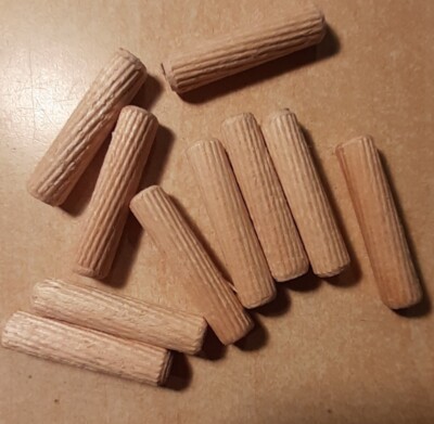 10 Holzdübel Dübel 8 x 35 mm Möbeldübel  Riffeldübel Holz Buche Neu 
