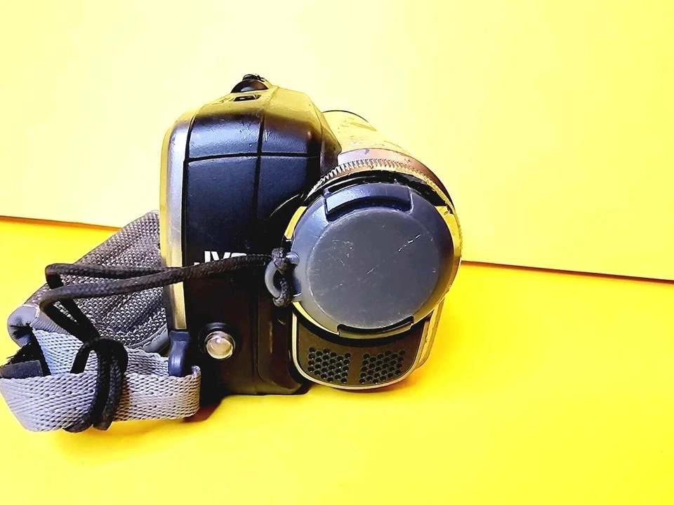 *100% UNTESTED* JVC GR-D850U DIGITAL VIDEO CAMERA CAMCORDER MINI DV 35X ZOOM CCD - Image 3 of 4