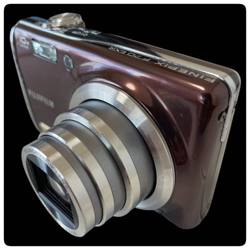 Fujifilm Finepix F70 EXR Compact Digital Camera Brown + Battery & Charger, Test - Picture 2 of 8