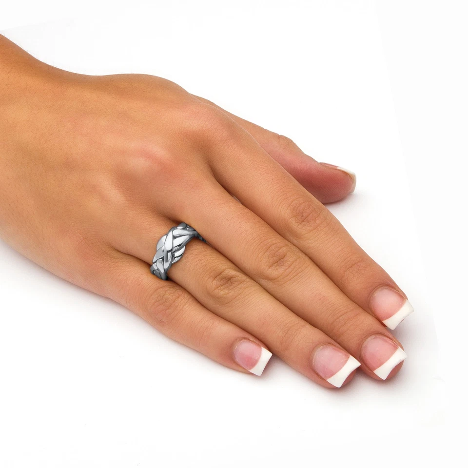 Anillo rompecabezas símbolo de compromiso chapado en platino Foto 3 de 4