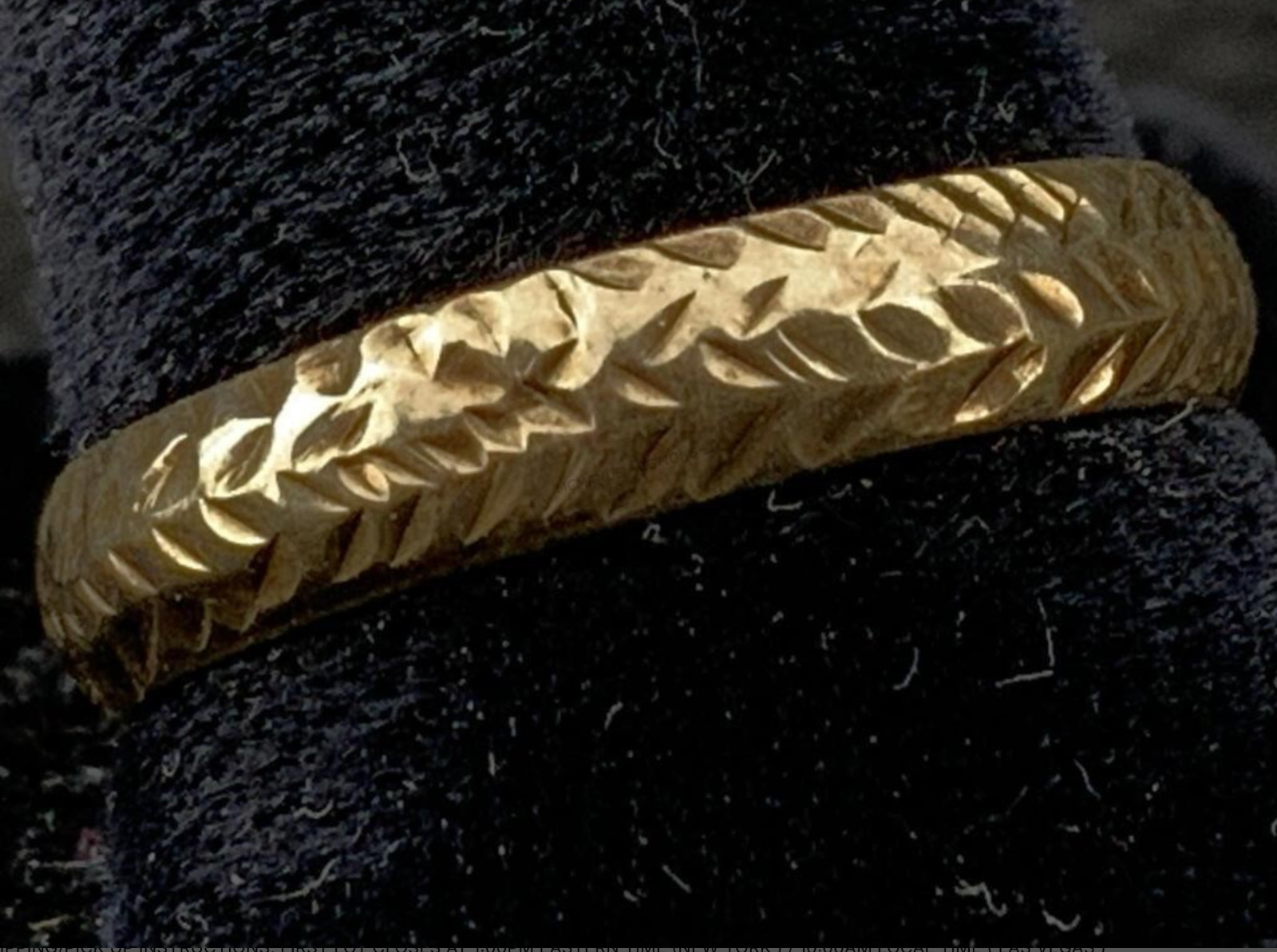 Solid 10K Yellow Gold Hammered Ring Texture Weddi… - image 2