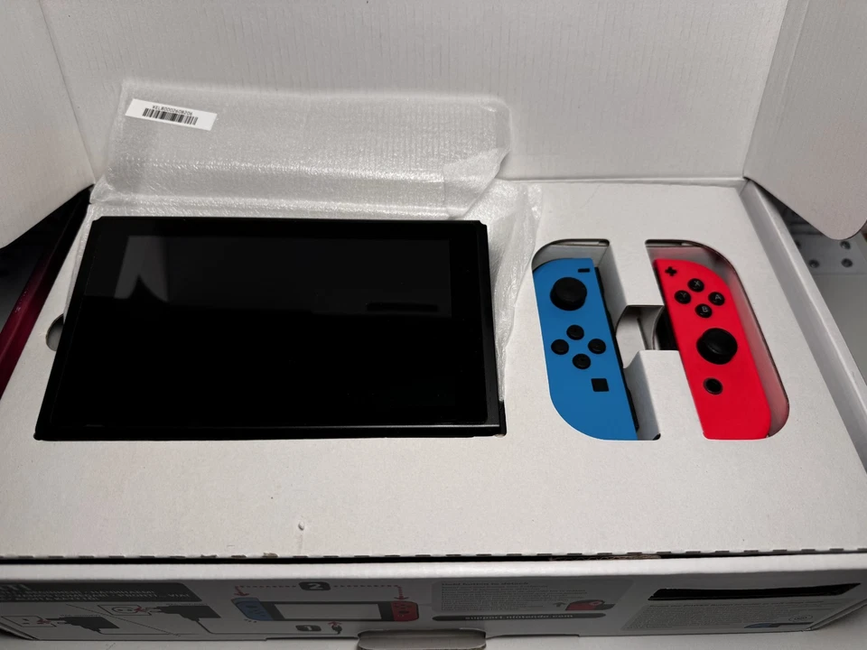 CONSOLE NINTENDO SWITCH COMPLETA - MARIO EDITION con RING CON e RingFitADVENTURE, foto 2 di 5
