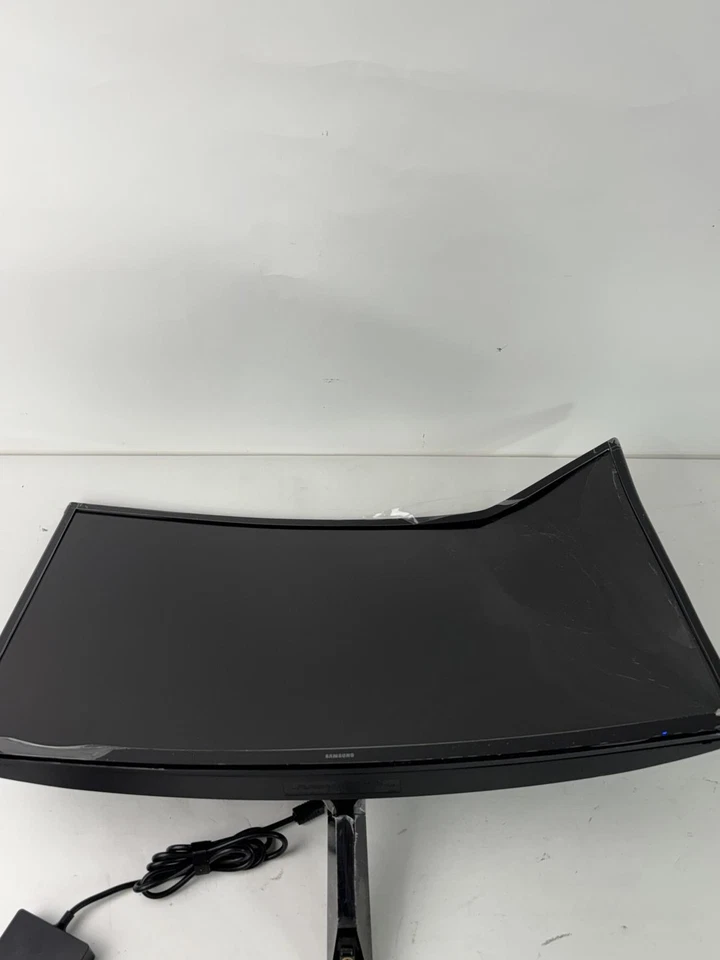 Samsung 27" Essential S3 (S36GD) Series FHD 1800R Curved Computer Monitor (READ) - Image 2 of 4