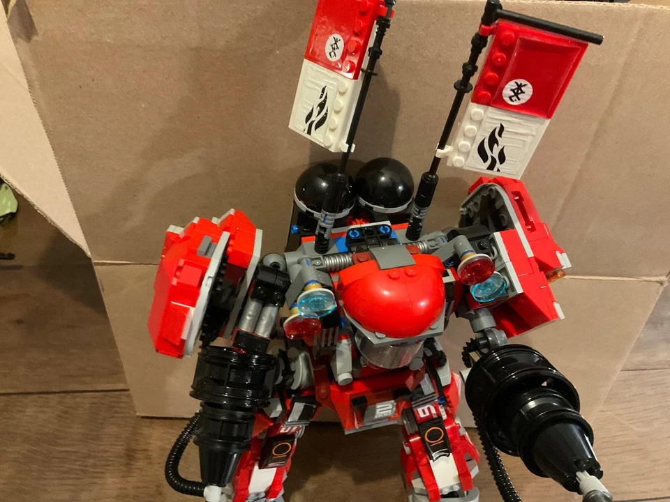 LEGO Ninjago 70615 Fire Mech, photo 2 sur 5