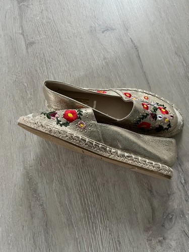 Damen-Espadrilles, Primark, Gr. 37, gold mit Blumen - Bild 2 von 4