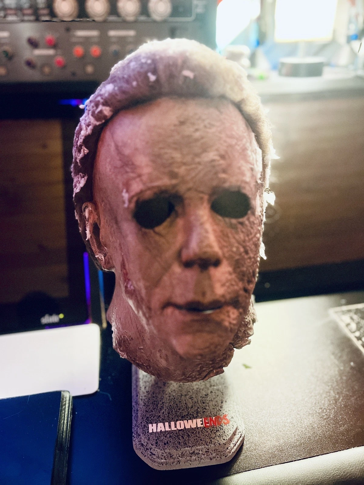 Halloween Ends Rehaul Mask With Stand