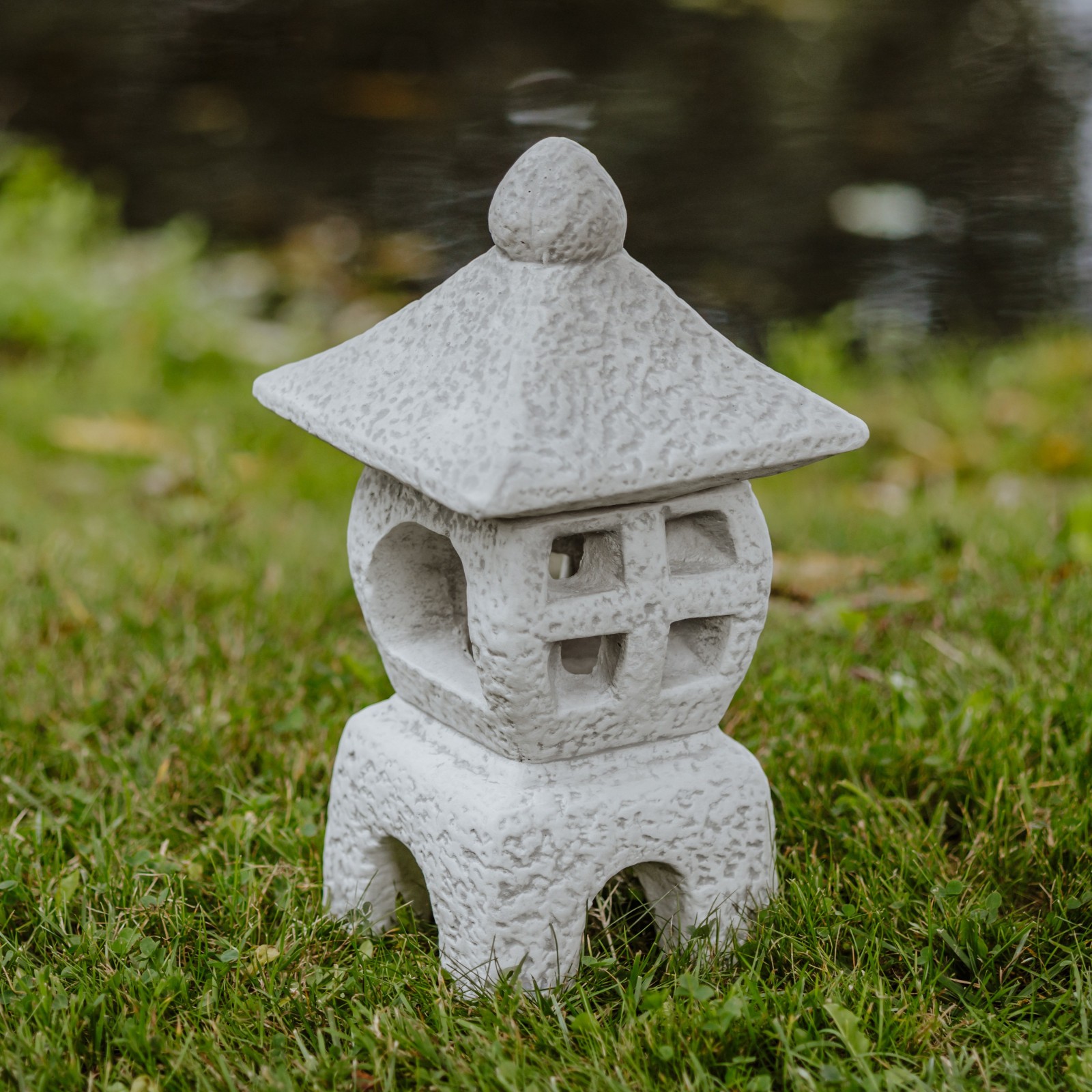Japanese Oki-Gata cast stone lantern H. 35 cm, 8 kg, frost-proof