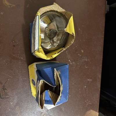 GE 12-26V 5.3A SEALED BEAM LAMP PART NUMBER 4530 (Lot of 2)